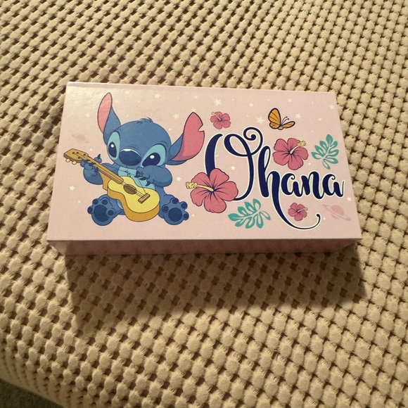 None Other - NWT Ohana Lip set Palette - Pink